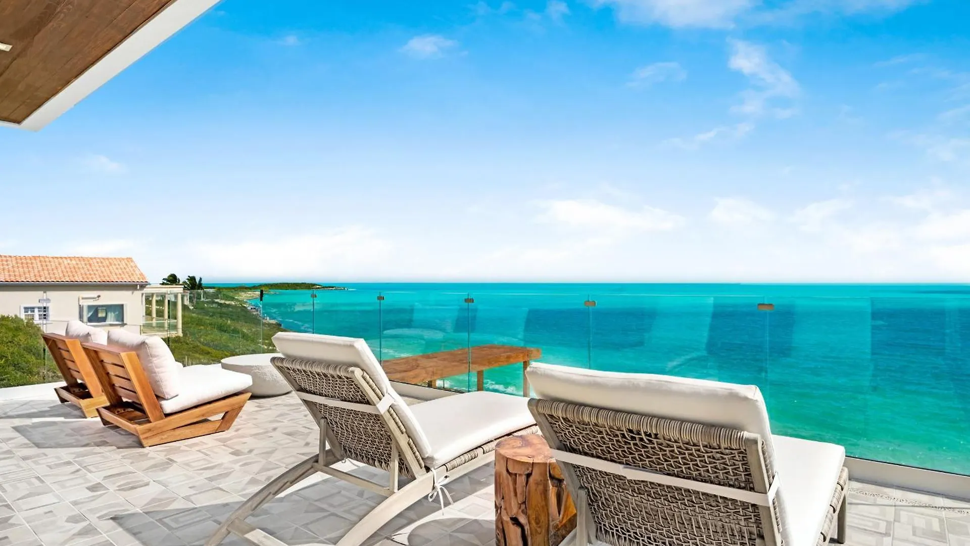 Villa Julia Long Bay 0*,